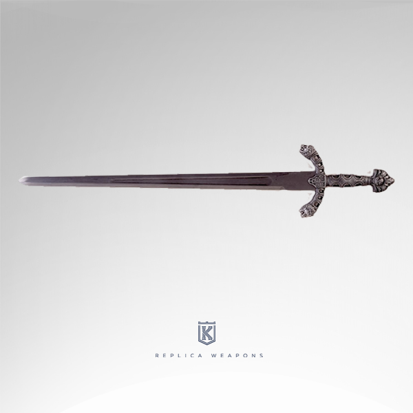 Réplica de la espada de Roland con empuñadura detallada y hoja larga