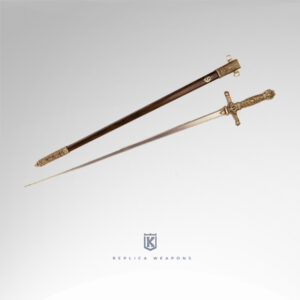 Réplica de la espada de época napoleónica con empuñadura detallada y hoja larga